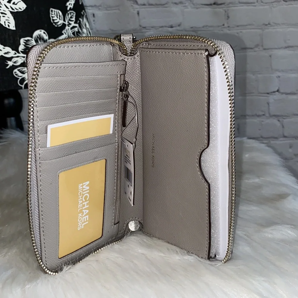 Michael Kors CROSSBODIES/WRISTLET 2pc Set